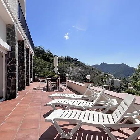 Holiday home Cadis 21 *